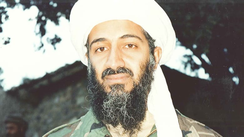 بالصور.. لقطات نادرة لزعيم تنظيم القاعدة السابق أسامة بن لادن