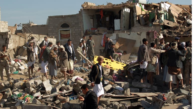 آثار الغارات في عملية "عاصفة الحزم" على مواقع الحوثيين في صنعاء