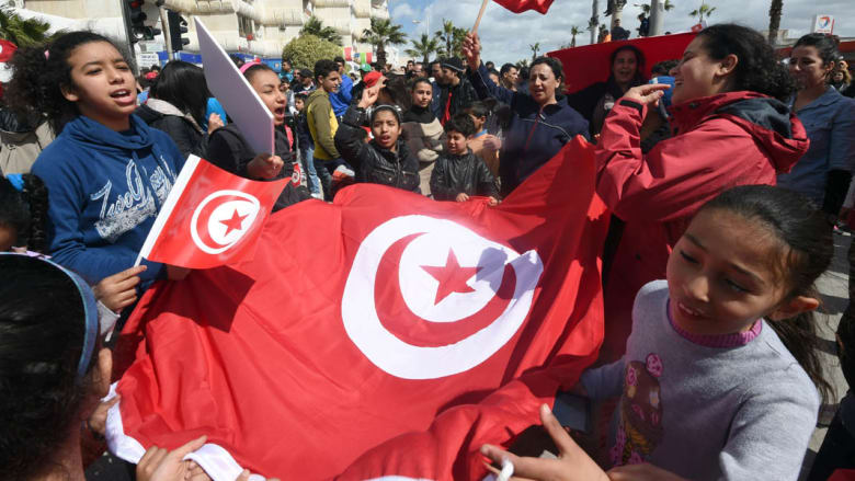 بالصور.. مسيرة "مناهضة للإرهاب" في تونس تجمع رؤساء من حول العالم 