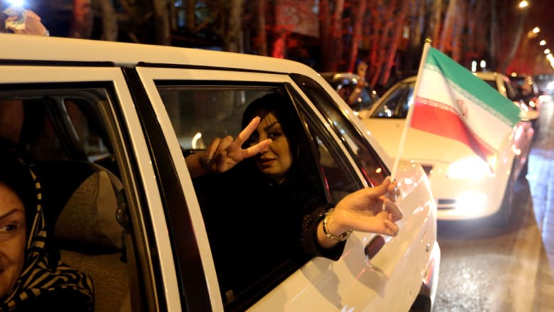 بالصور.. احتفالات الإيرانيين بالاتفاق المبدئي بالملف النووي بين طهران والغرب