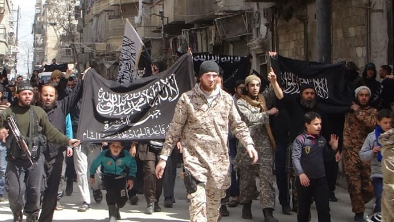 حلب .. متظاهرون يطالبون "بالخلافة الإسلامية"