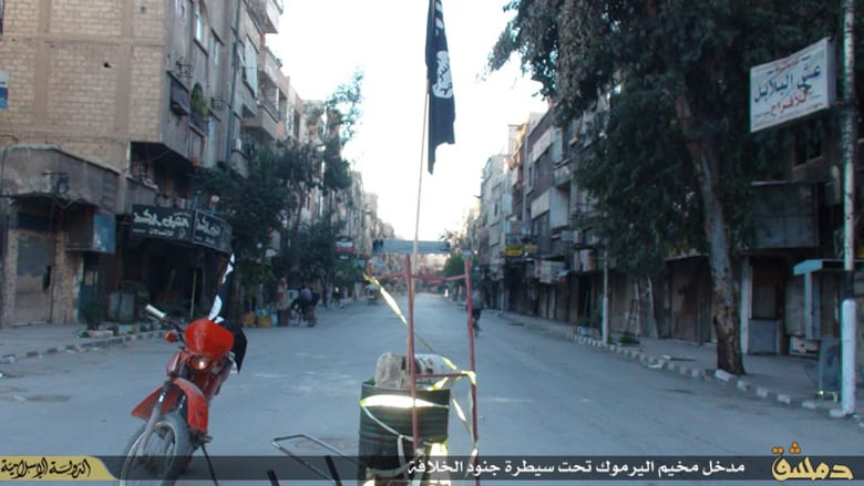 بالصور.. داعش ينشر لقطات لعناصره من داخل مخيم اليرموك دون 10 كيلومترات عن دمشق
