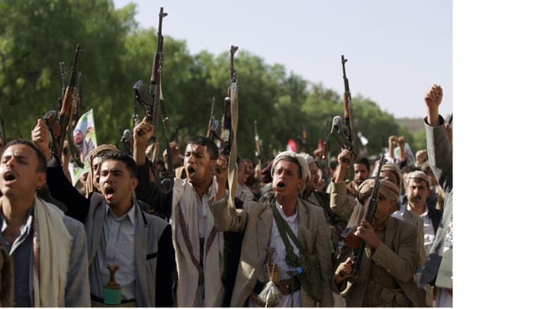 مؤيدون للحوثي يتظاهرون في صنعاء ضد قرار مجلس الأمن الدولي الذي يفرض حظرا للسلاح على الحوثيين، صنعاء 16 أبريل/ نيسان 2015