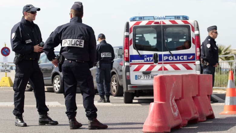 الداخلية الفرنسية: المشتبه بتخطيطه لمهاجمة كنائس يدعى سيد أحمد غلام جزائري عمره 24 عاما