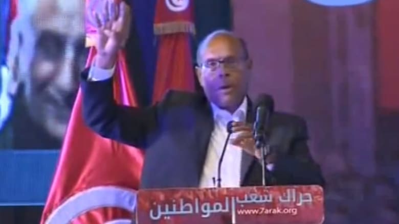 أسرة مرسي توجه التحية لرئيس تونس السابق المنصف المرزوقي لدعمه الرئيس المعزول ورفعه شعار "رابعة"