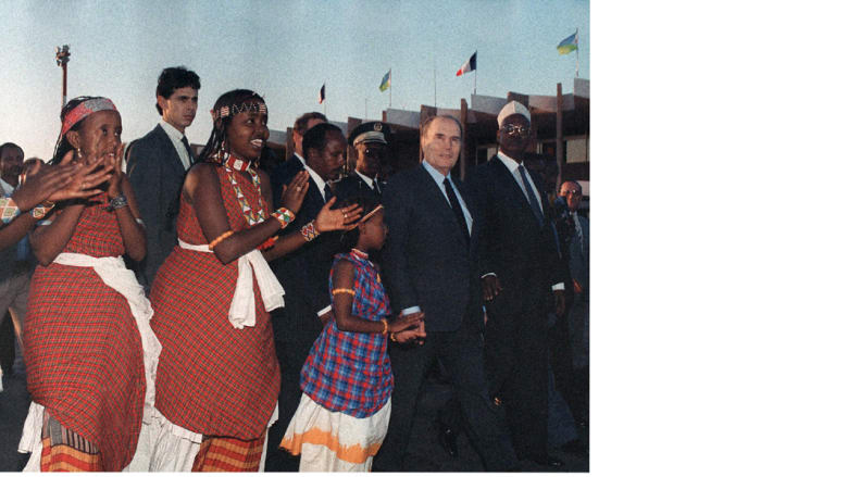 الرئيس الفرنسي الاسبق فرانسوا ميتران خلال زيارة لجيبوتي 1987