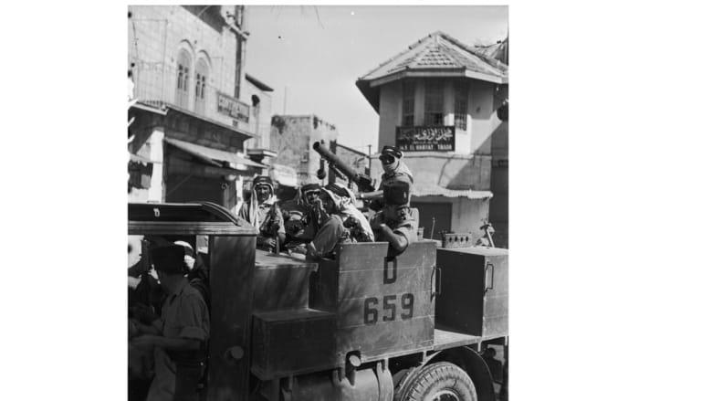 قوة من جبهة شرق الأردن، العربية، تجوب شوارع القدس عام 1938 