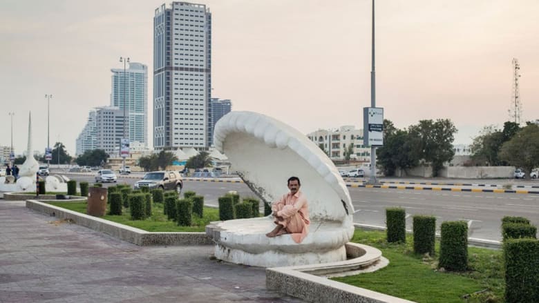 بالصور.. عالم الإمارات المتوازي بين الحداثة والتقاليد