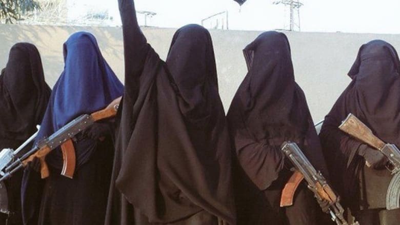 بالصور.. اللقطات التي تروجها النساء بتنظيم داعش لاستقطاب الشباب والفتيات