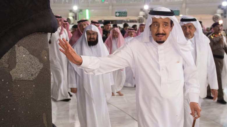 خادم الحرمين الشريفين الملك سلمان يزور المسجد الحرام بمكة المكرمة