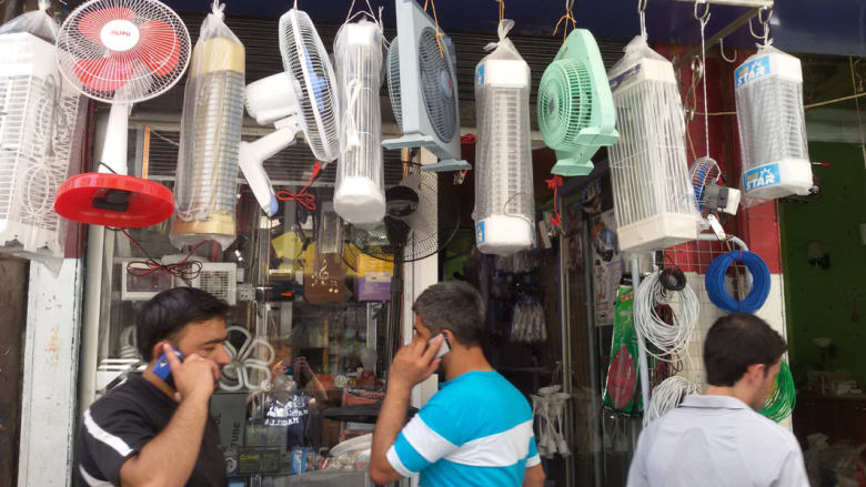 سوق الكهرباء في دمشق..اختراعات تقاوم الحرب لإضاءة المنازل وتهدئة النفوس