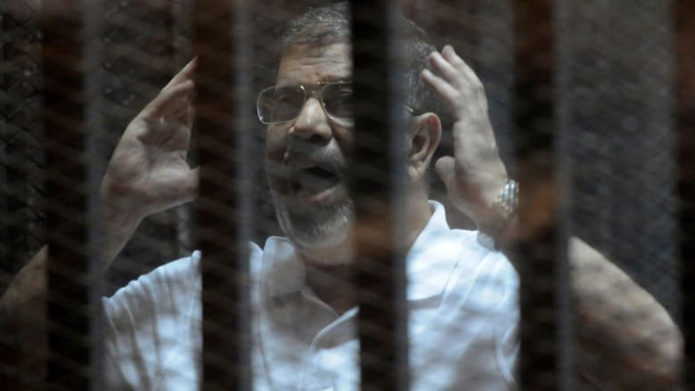 القضاء المصري: الحكم بالإعدام لمرسي والقرضاوي وبديع والشاطر والبلتاجي والكتاتني بقضيتي "التخابر والسجون"