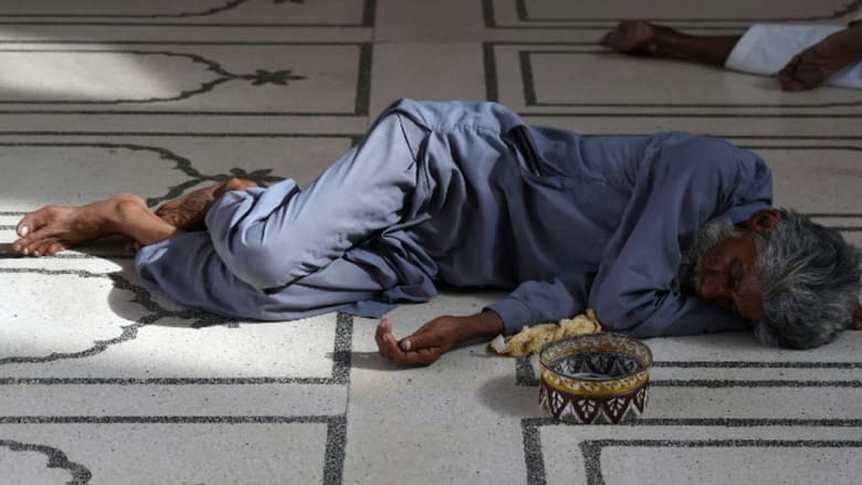 بالصور.. عدد ضحايا موجة الحر في باكستان خلال رمضان يتجاوز الألف 