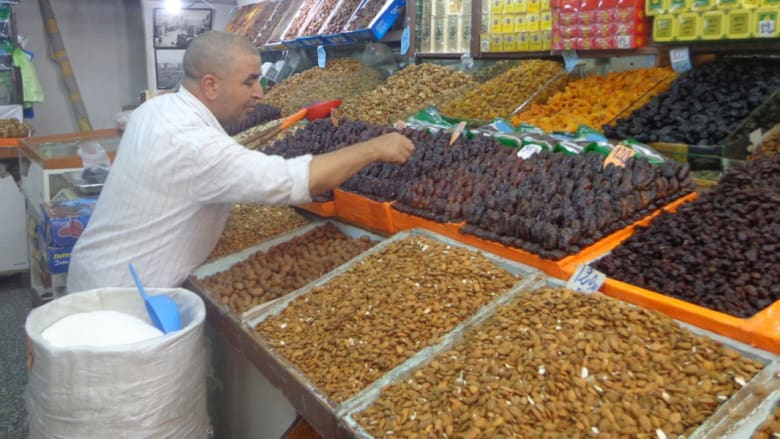 المقروط والفيلالية وكعب الغزال والفقاس..هذه أشهر الحلويات الشعبية الرمضانية في المغرب