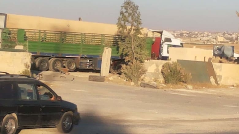 بالصور: من الحدود الأردنية – السورية.. الطريق إلى "جابر" معبدة بالحزن والذهول !!