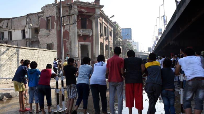 بالصور.. مشاهد أولية من تفجير القنصلية الإيطالية بالقاهرة