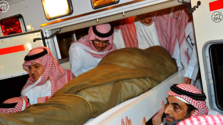 بالصور.. من مراسم تشييع الأمير سعود الفيصل في السعودية