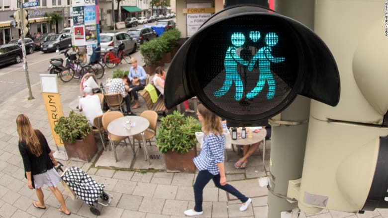 إشارات ضوئية لدعم "المثلية الجنسية" في ألمانيا 