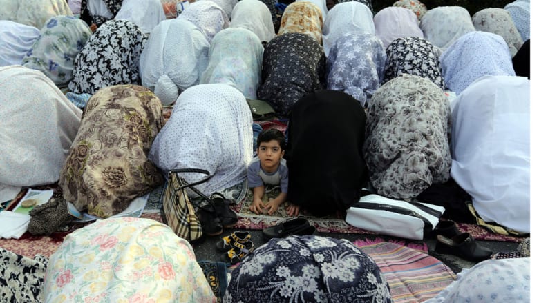 صلاة العيد في إيران حيث أعلن السبت أول أيام عيد الفطر 18 يوليو/ تموز 2015
