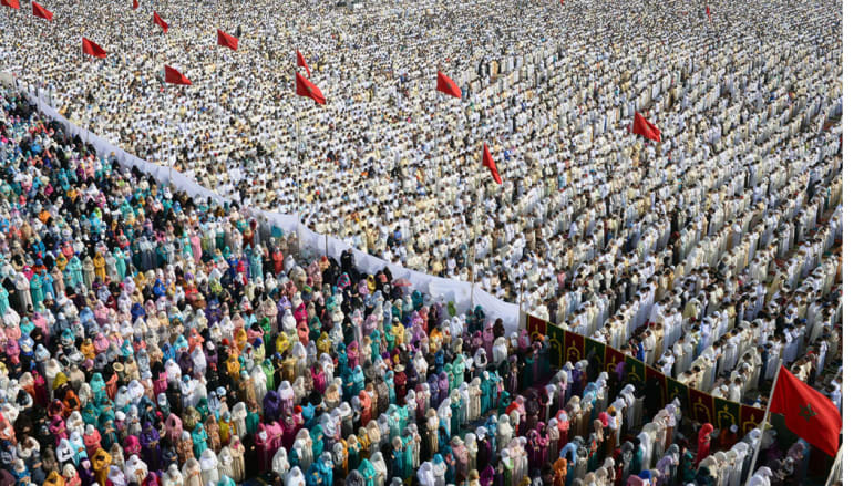 صلاة العيد في المغرب الذي أعلن السبت أول أيام عيد الفطر، 18 يوليو/ تموز 2015