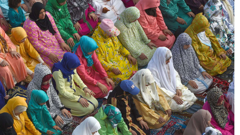 صلاة العيد في المغرب الذي أعلن السبت أول أيام عيد الفطر، 18 يوليو/ تموز 2015