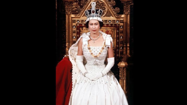 لحظات من حياة "الملكة البلاتينية" إليزابيث الثانية