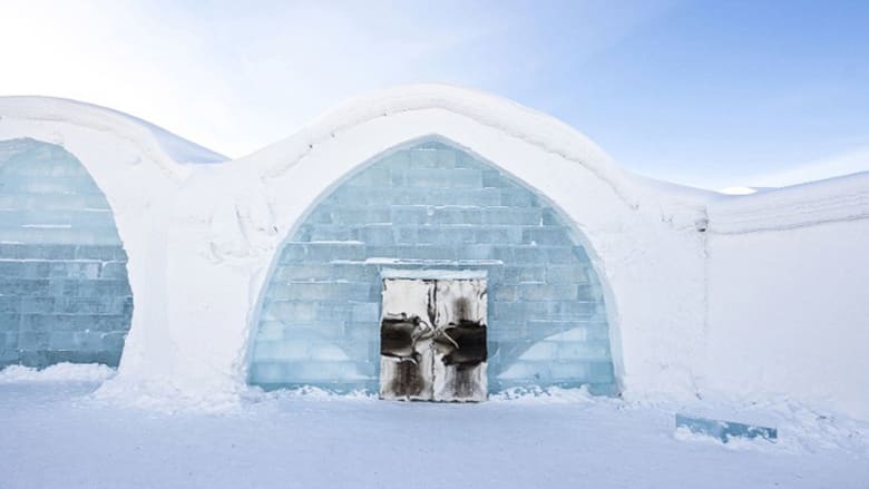 "فندق الجليد" حيث تقشعر الأبدان تحت وطأة الصقيع والحرارة ما تحت الصفر 