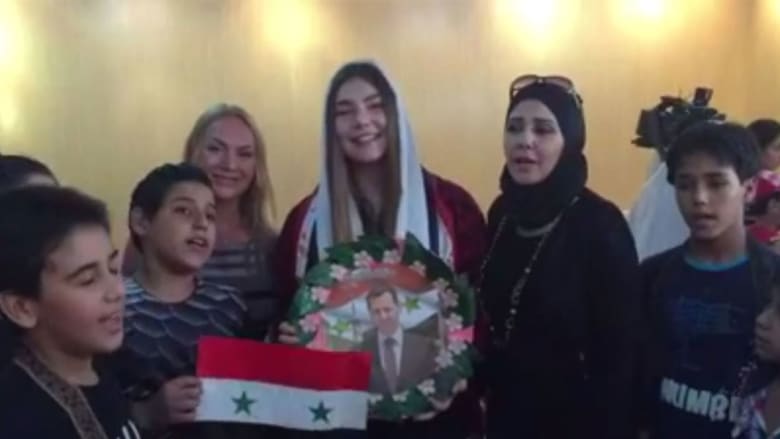 من الاحتفال في عيد ميلاد الأسد إلى "سيلفي" مع المفتي السوري بدرالدين حسون... من هي الجميلة الروسية التي اجتاحت الأراضي السورية؟ 