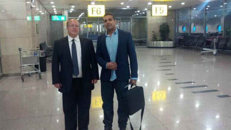 بعد إطلاق سراحه بـ"عفو رئاسي" من السيسي.. محمد فهمي يغادر مصر عائداً إلى كندا