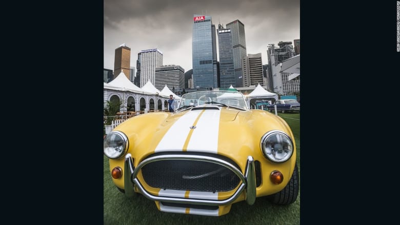 100 سيارة فاخرة تجتمع في أكبر حدث للسيارات الكلاسيكية في آسيا 