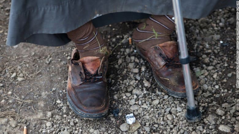 في صربيا كل حذاء يحكي قصة ما واجهه أحد آلاف اللاجئين