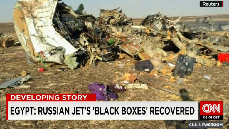 بالصور.. حطام الطائرة الروسية في سيناء