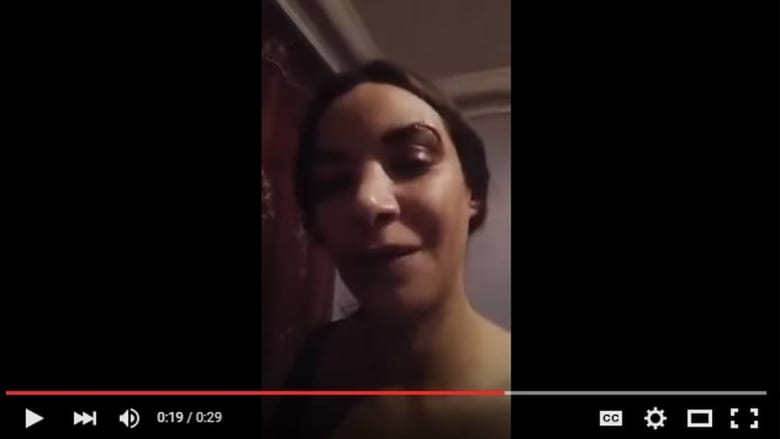 بالفيديو.. اعتداء على ممثلة مغربية بسبب مشاركتها في الفيلم الممنوع من العرض