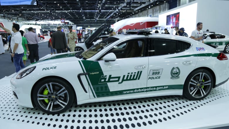 تعرّف إلى السيارات الفارهة في أسطول عربات الشرطة في دبي