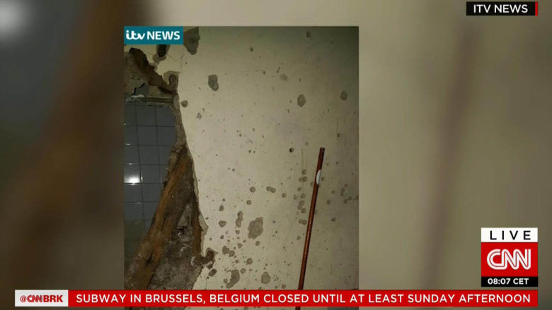 بالصور.. آثار المداهمة الأمنية في سانت دينيس والتي قتل فيها أباعود وبولحسن بعد هجمات باريس