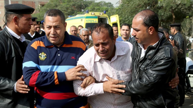 بالصور.. 4 قتلى في هجوم على سيارة شرطة غرب القاهرة