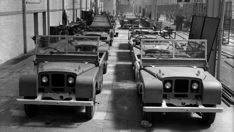 موت أيقونة بريطانية: إيقاف تصنيع سيارة "ديفندر" من "لاند روفر" بعد سبعة عقود 