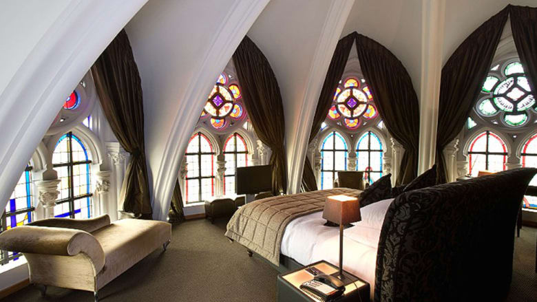 الفنادق المقدسة: كنائس سابقة تحوّلت إلى فنادق رائعة يمكنك قضاء ليلة فيها 
