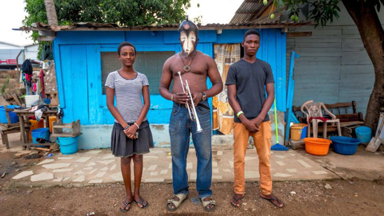 فن "الأقنعة" في غرب أفريقيا يحكي قصصاً تخفيها الوجوه