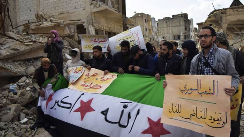 بالصور: المظاهرات تعود بسوريا قبل الذكرى الخامسة للثورة والمطالب لم تتغير.. رحيل الأسد