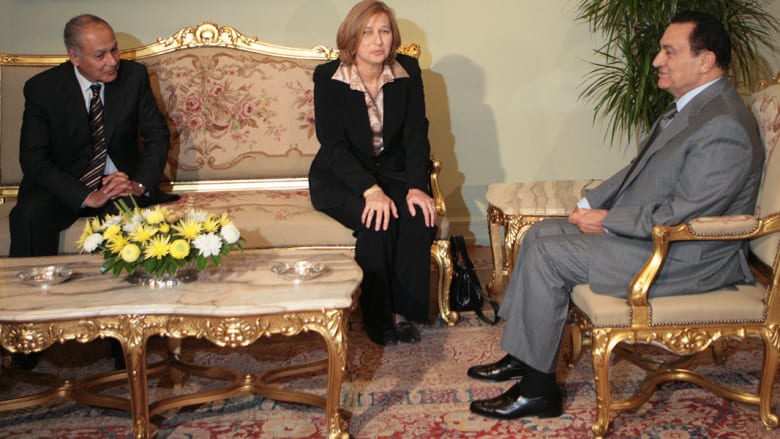 بالصور: "ابتسامات ليفني" تلاحق أبوالغيط بعد اختياره لقيادة الجامعة العربية 