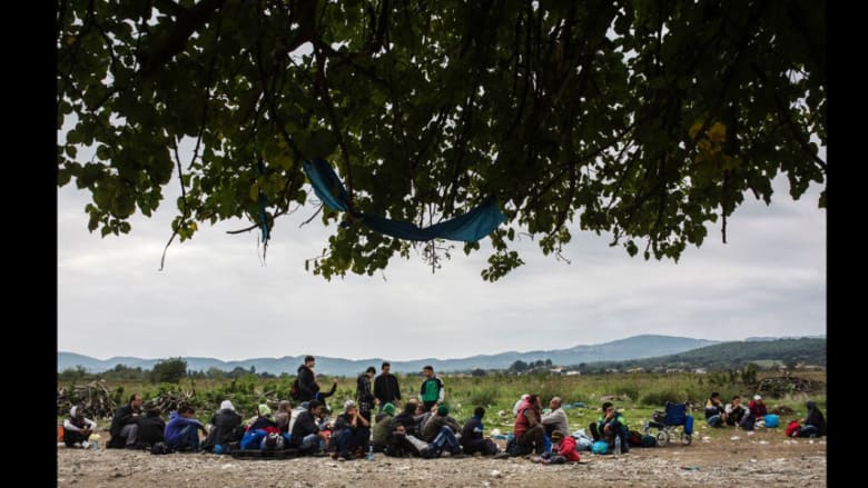 عدسة هذا المصور الإيطالي تدخل عالم عائلة سورية لاجئة عن قرب