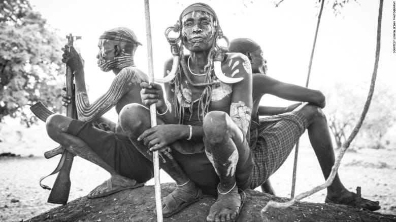 صور نادرة لقبائل أثيوبيا المهددة بالإندثار 