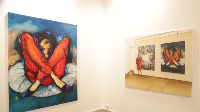 هل تحلم بزيارة أشهر المتاحف الفنية عالمياً؟ معرض "دبي آرت" يجمعها لك تحت سقف واحد 