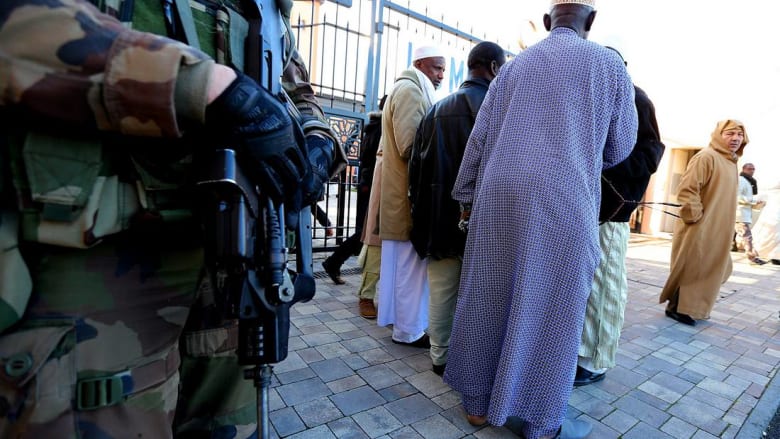 عمدة مدينة فرنسية تطالب بطرد جمعية إسلامية بسبب "التخوّف من التطرف"
