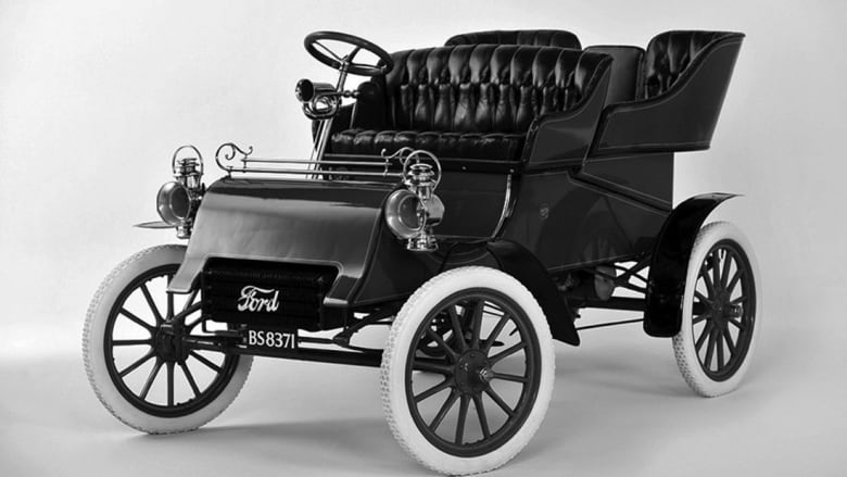 كيف بدأ تصنيع سيارات "فورد" الأمريكية؟