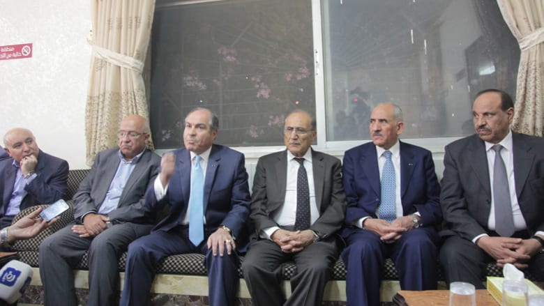 بالصور.. تعزية رئيس الوزراء الأردني لذوي ضحايا هجوم مكتب المخابرات العامة بالبقعة