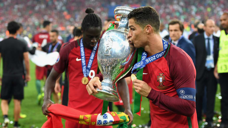 بالصور: رونالدو يمسح أحزان الماضي بلقب يورو 2016