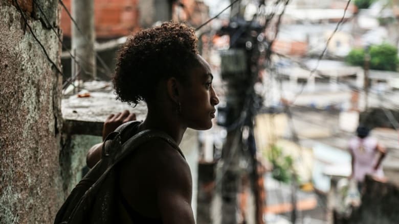 تنانير وردية وراقصات باليه في أعنف أحياء ريو الفقيرة