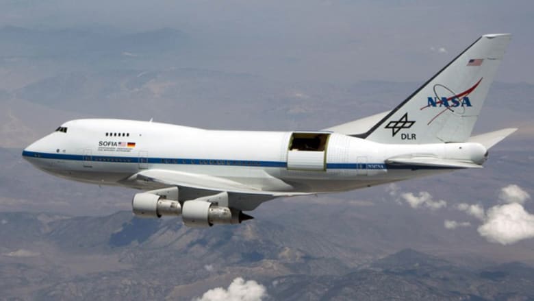 "747 صوفيا".. طائرة تحمل مرصداً فلكياً على متنها 